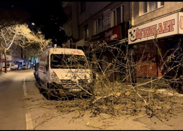 Bursa'da lodos hayatı felç etti