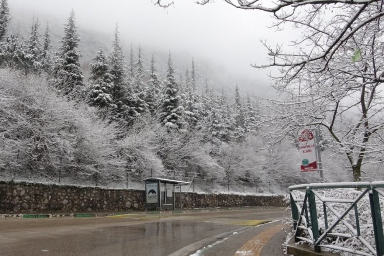 1384370-bursa-da-kar-yagisi-etkili-oldu-6028d17899af6