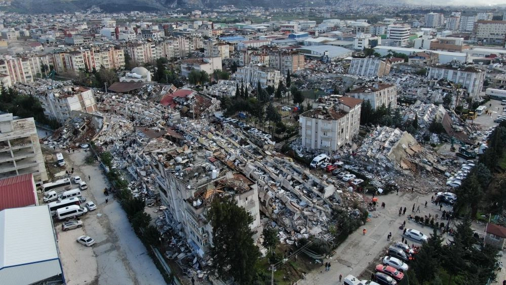 Hatay’da harabeye dönen site havadan görüntülendi