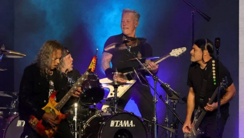 Metallica’dan deprem bölgesine dev bağış