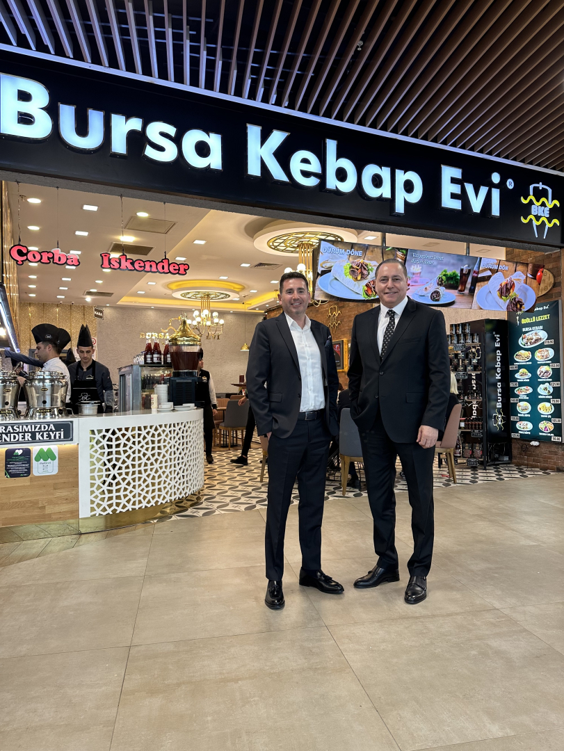 Bursa Kebap Evi Yönetim Kurulu Başkanı Cem Helvacı - Bursa Kebap Evi Ceo'su Hüseyin Genç (soldan sağa)