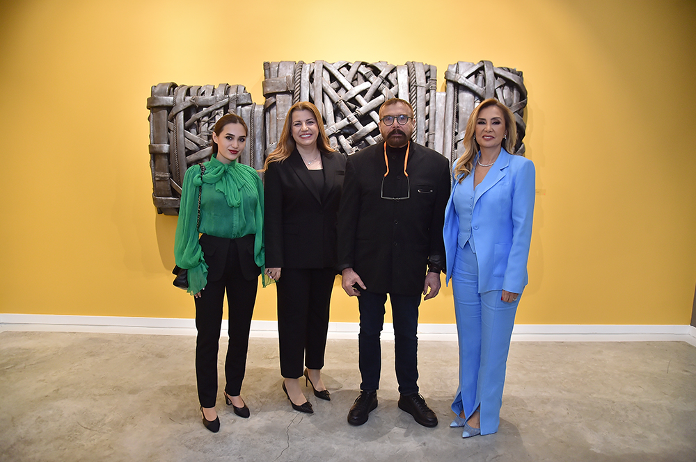 Pelin - Zeynep Öztürk Bubi- Esra Öztürk