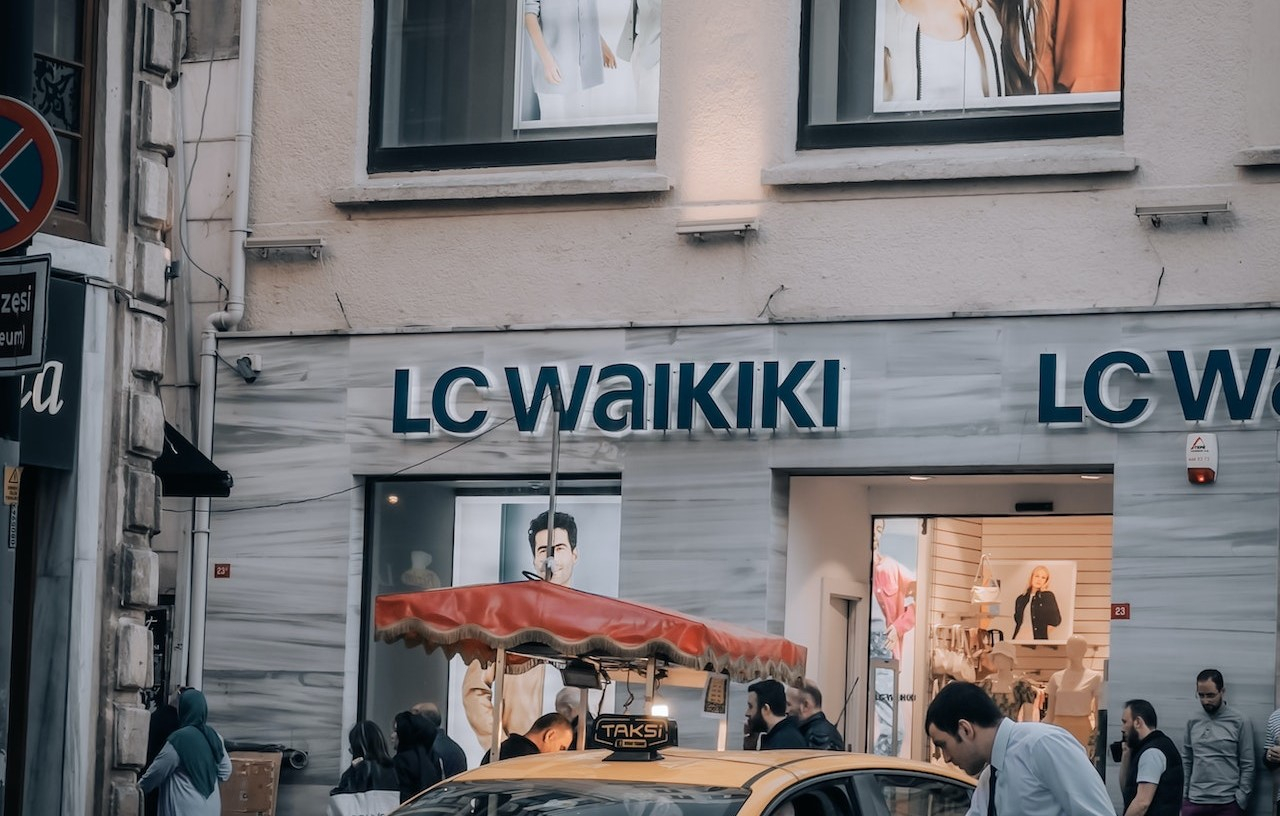 pexels-fatih-sucu-12402903