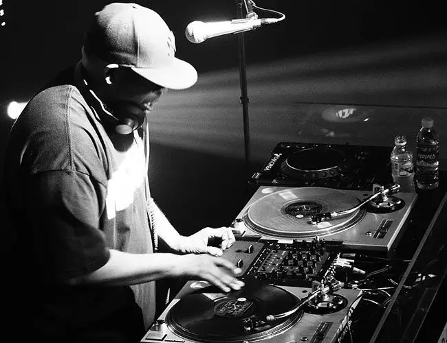 Best-90s-Rap-Albums-To-Add-To-Your-Playlist-1