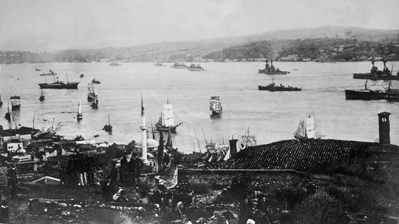 Boğaz'da İngiliz donanması 1923 [Getty]