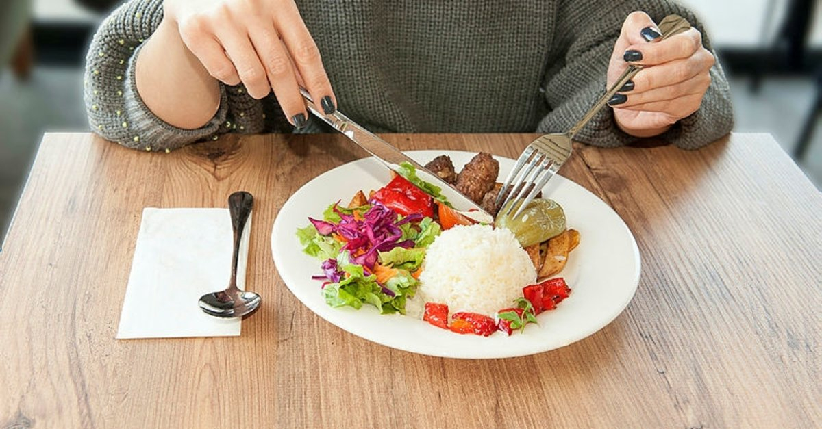 1200x627-ruyada-yemek-yemek-ne-anlama-gelir-manasi-nedir-ruyada-yemek-yapmak-nasil-tabir-edilir-1572647645319