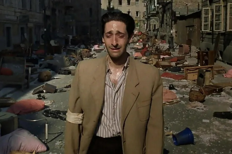 adrien-brody-the-pianist-FilmLoverss-1