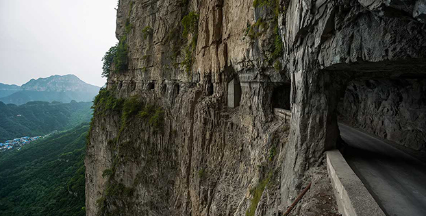 Cin-–-Guoliang-Tuneli-2