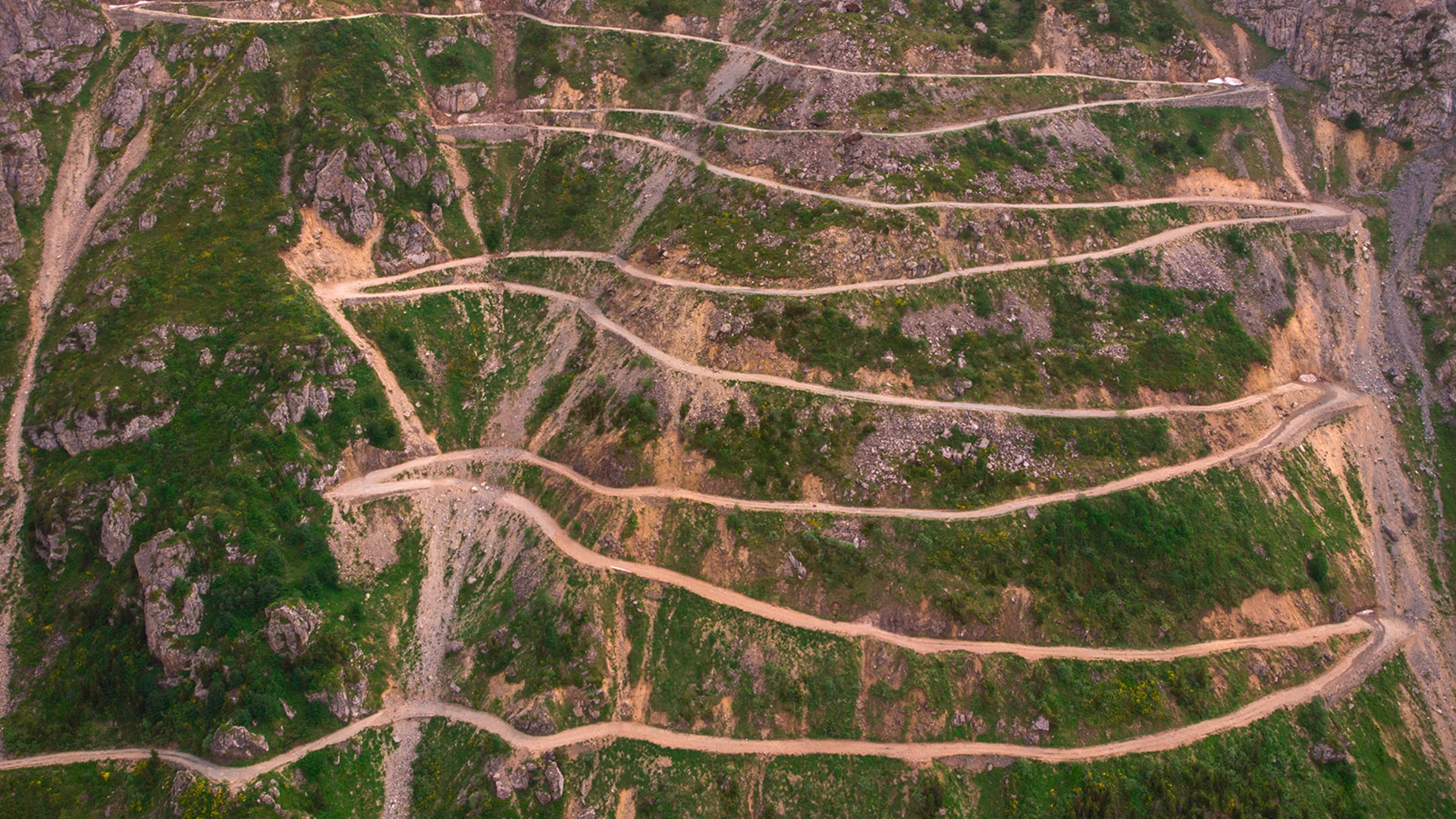 tehlikeli-yollar-d-915-bayburt-caykara-yolu-8881a833-31a2-4860-82fc-58e41b28941dbanner-min