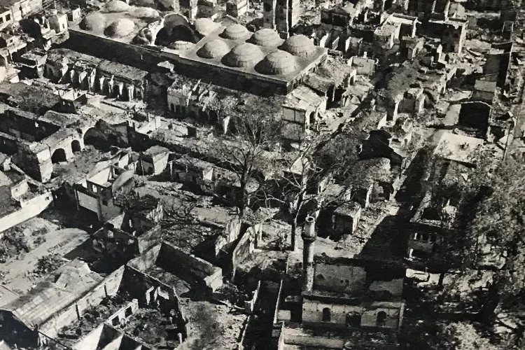 64-yil-once-tam-da-bugun-bursa-daki-kapali-carsisi-yangini-nasil-basladi-1661323571-644-x750