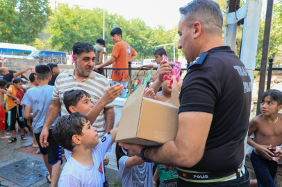 Diyarbakır polisi çocukları gülümsetti