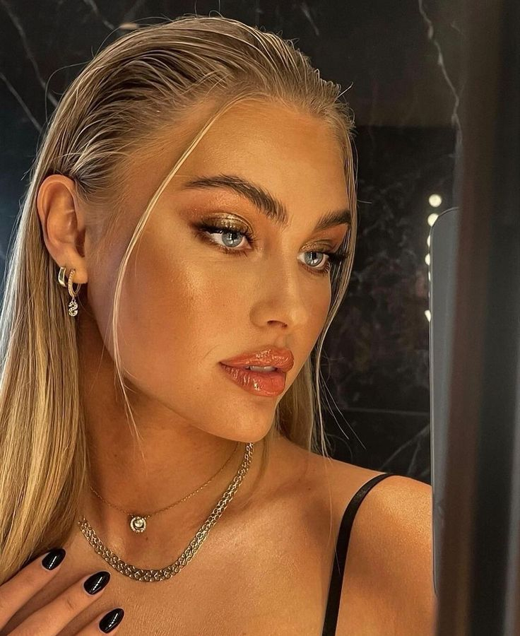 Wax hairstyle _ sexy hairstyle