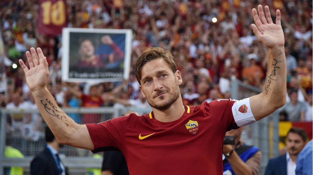 francesco-totti-abschied-winken-1601021419-47804