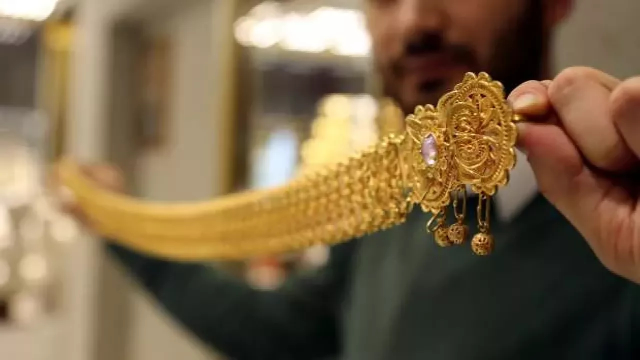 altin_fiyatlarina_ne_oldu_uzmanindan_yatirimciya_1680_dolar_seviye_uyarisi_1665476106_3299