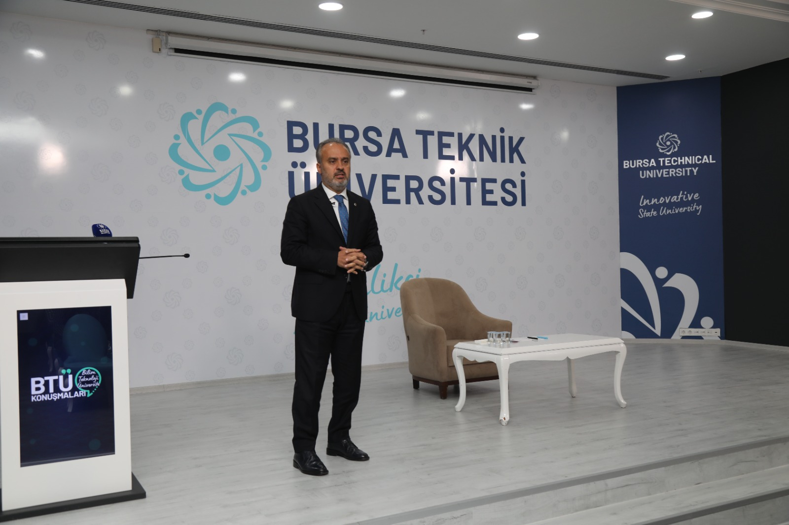 3e900289-72a9-4e08-a997-ffbebc2f5b4e