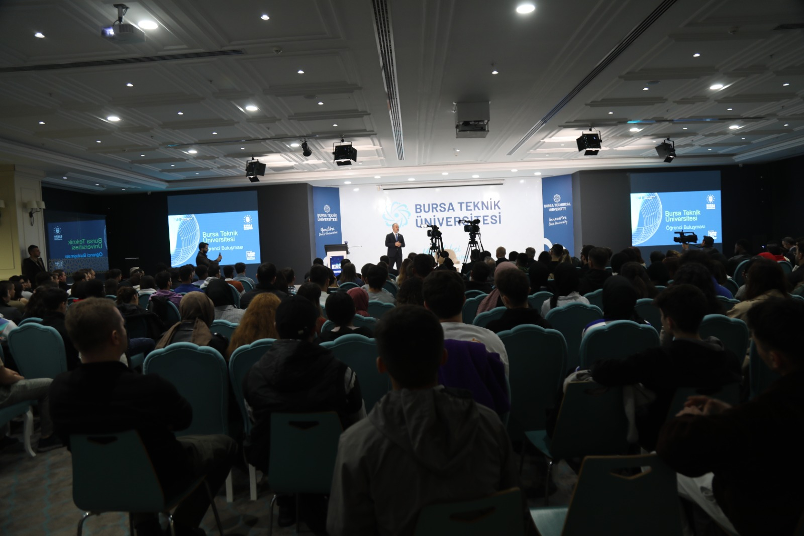 8e7d6278-80d6-427c-a118-f4437f0c9df6