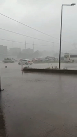 Bursa’da sağanak yağış ve dolu hayatı felç etti