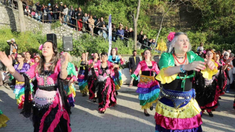 Baharın gelişi Mudanya’da coşkuyla kutlandı