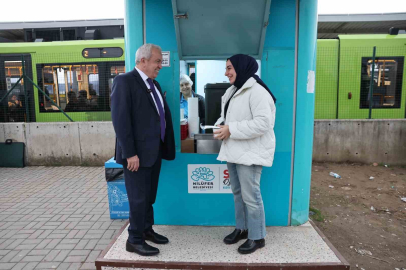 Başkan Şadi Özdemir’den öğrencilere çorba ikramı