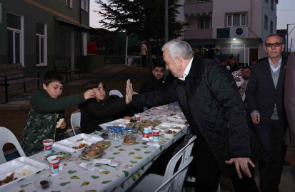 Başkan Şadi Özdemir Gökçe Mahallesi’nde iftara katıldı